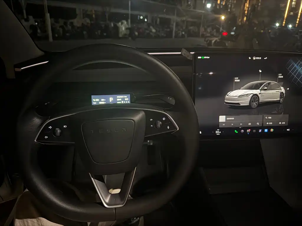 Tesla Model 3 — миниатюра 6