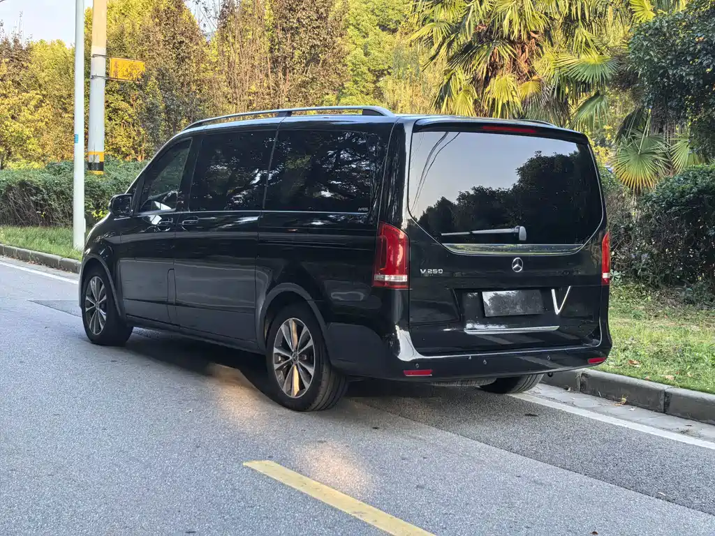 Mercedes-Benz V-Class — миниатюра 5