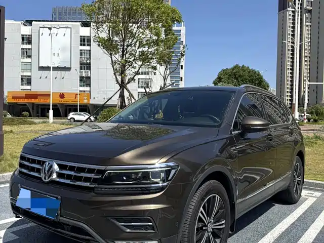 VOLKSWAGEN TIGUAN L 2017