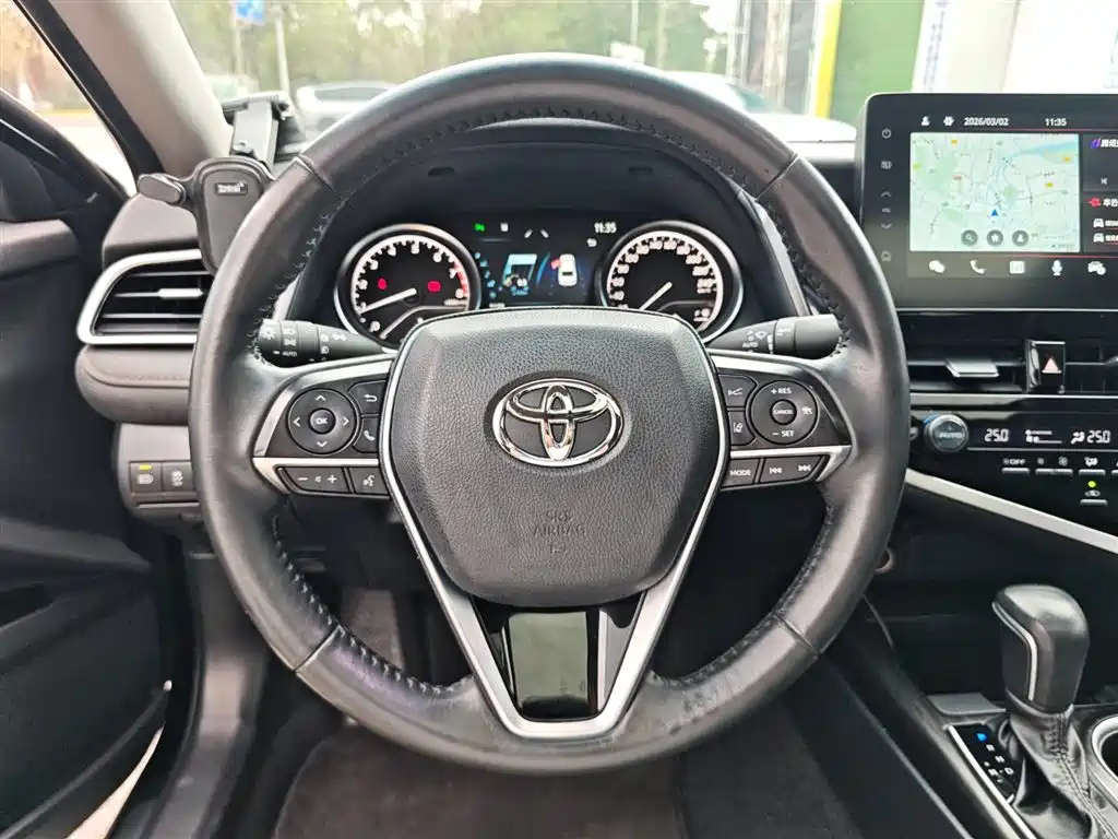 TOYOTA CAMRY