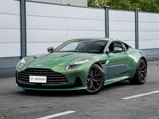 ASTON MARTIN DB12 2025