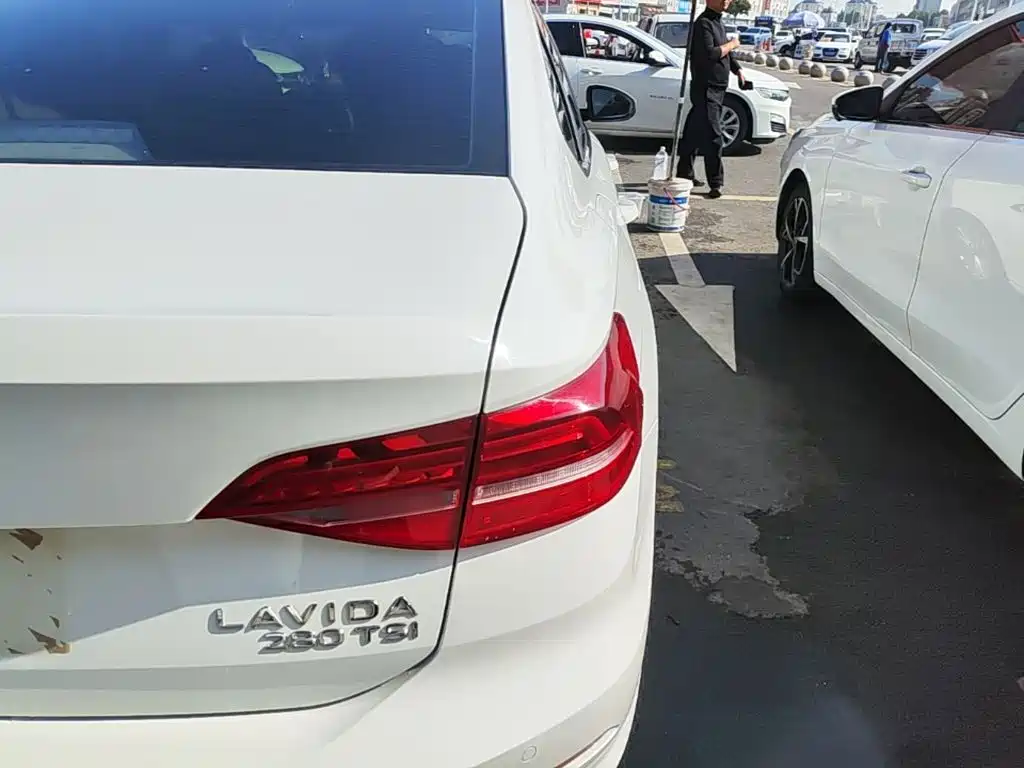 Volkswagen Lavida — миниатюра 8