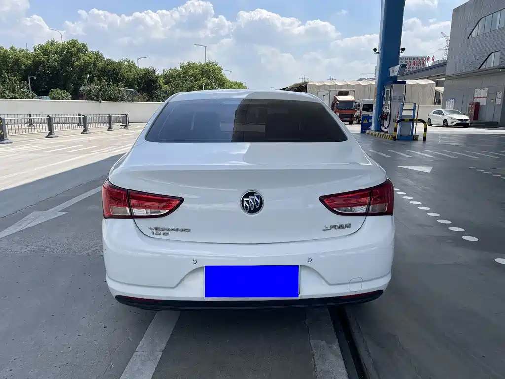 Buick Verano — миниатюра 10
