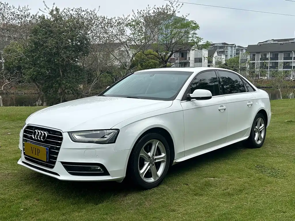Audi A4L 2015