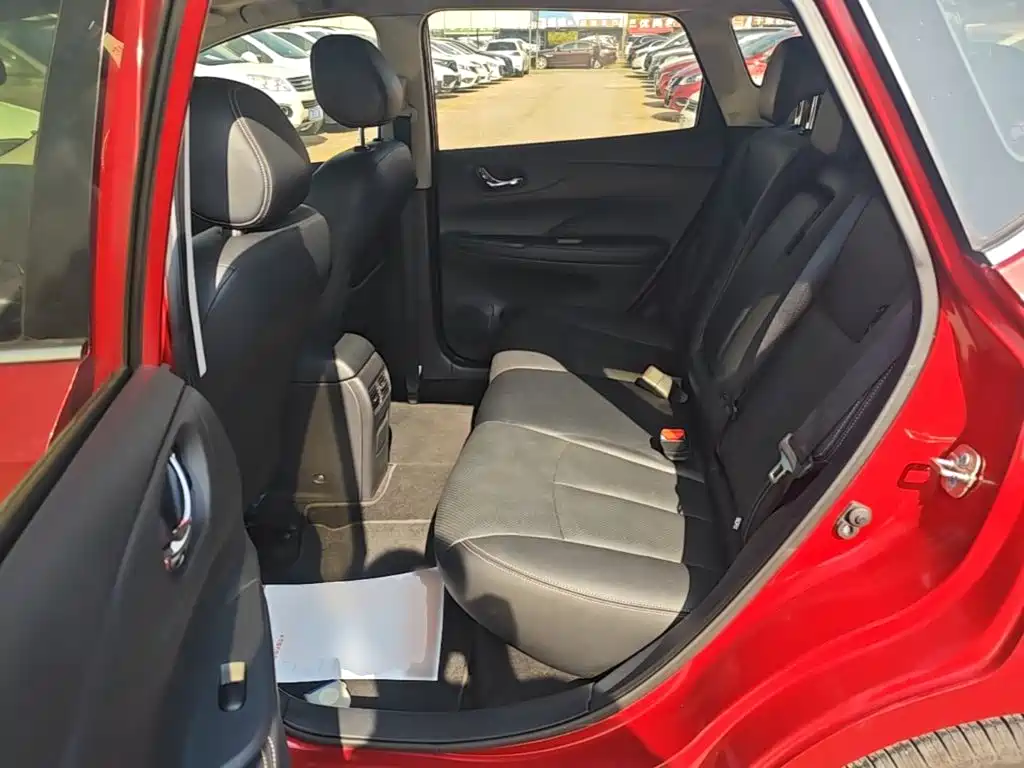 Nissan Tiida — миниатюра 17