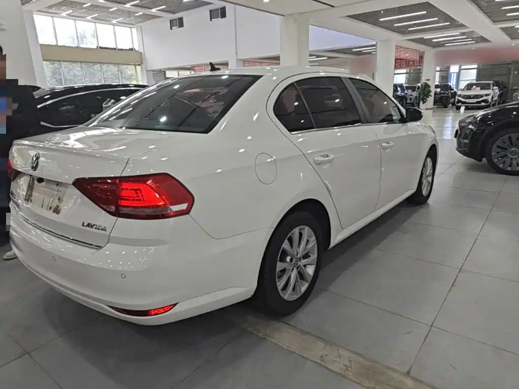 Volkswagen Lavida — миниатюра 7