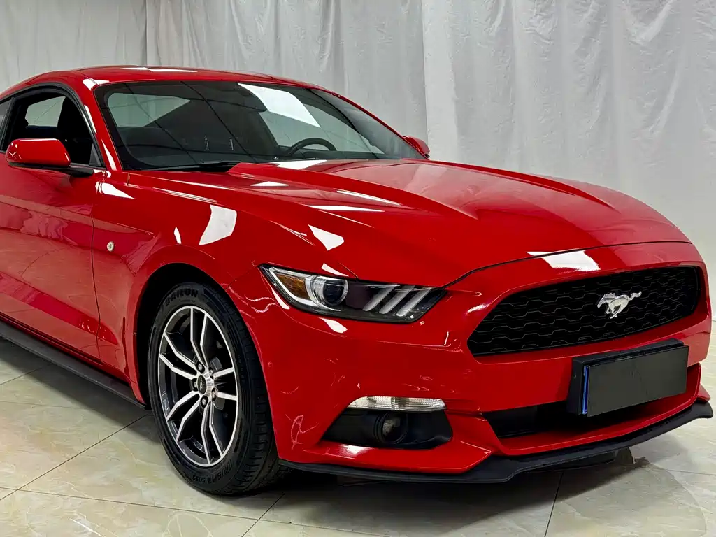FORD MUSTANG