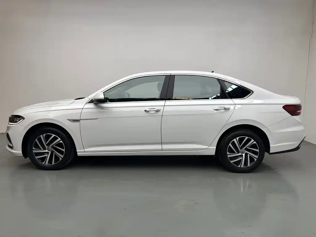 Volkswagen Lavida — миниатюра 3