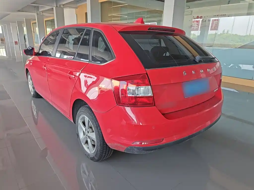 Skoda Rapid Spaceback — миниатюра 5