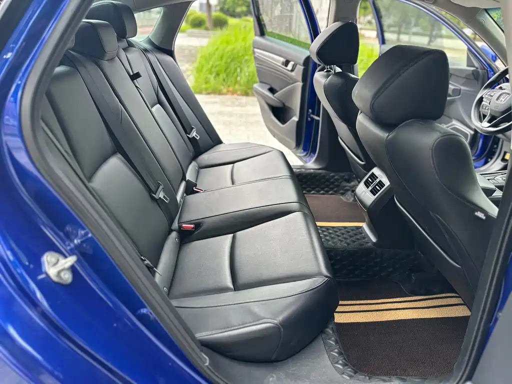 Honda Accord — миниатюра 12