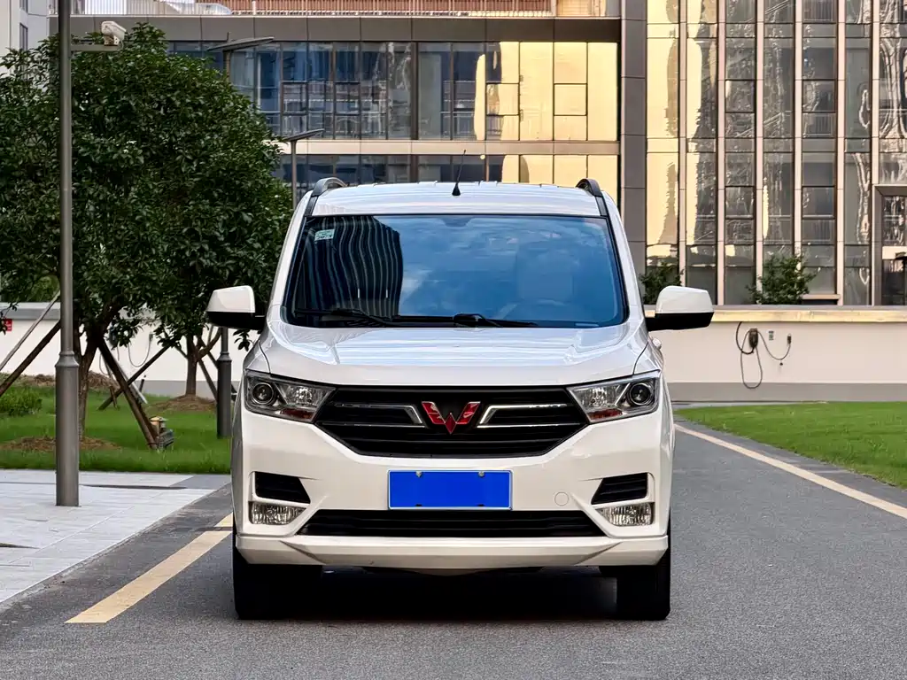 Wuling Hongguang — миниатюра 2