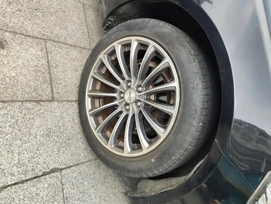 Zotye Zotye Z700 — миниатюра 6