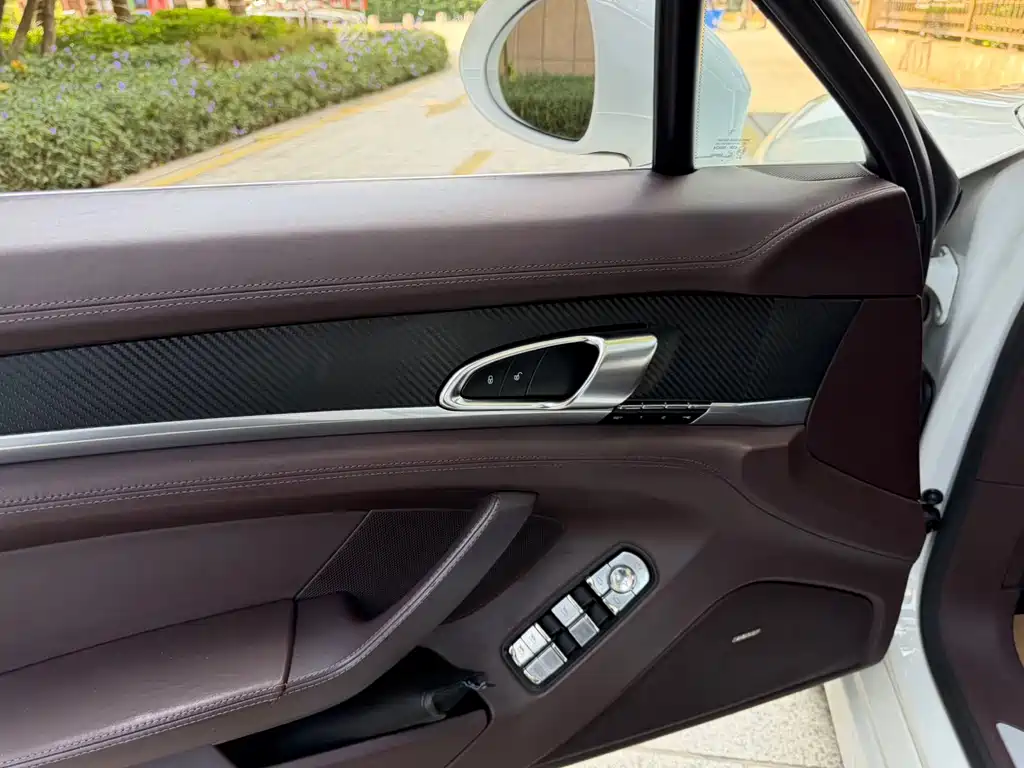 Porsche Panamera — миниатюра 12