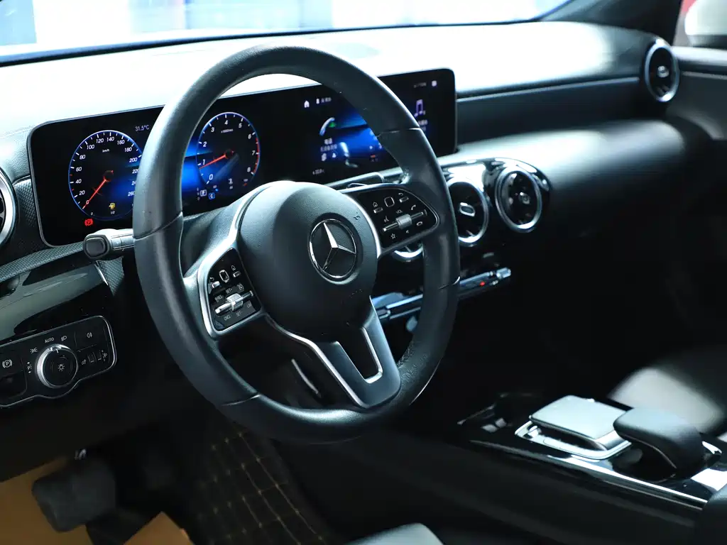 Mercedes-Benz A-Class — миниатюра 8
