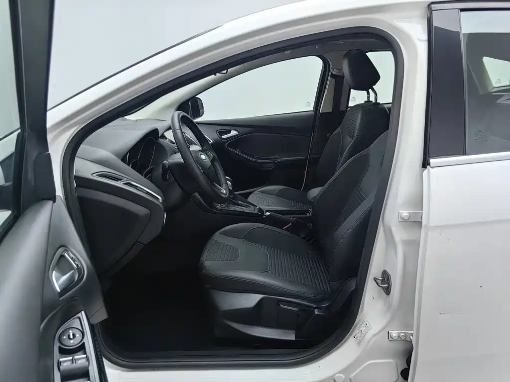 Ford Focus — миниатюра 10