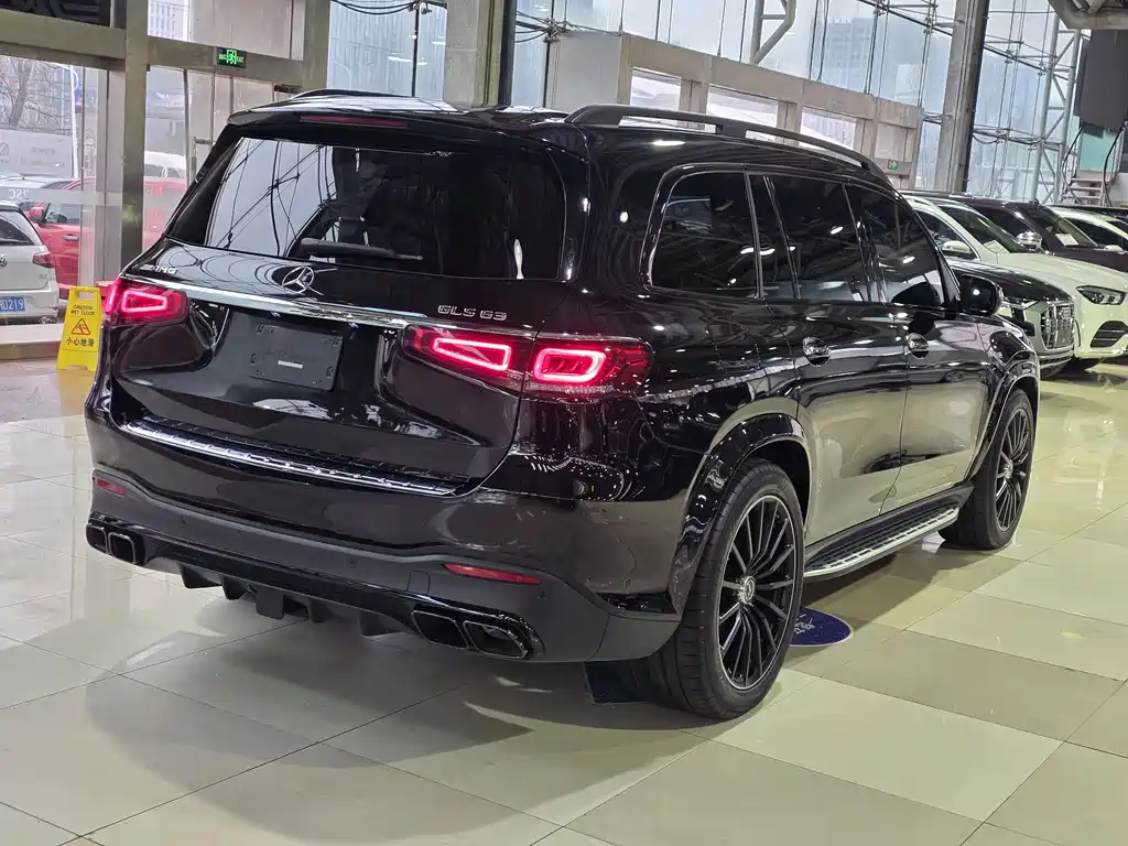 MERCEDES-BENZ GLS AMG