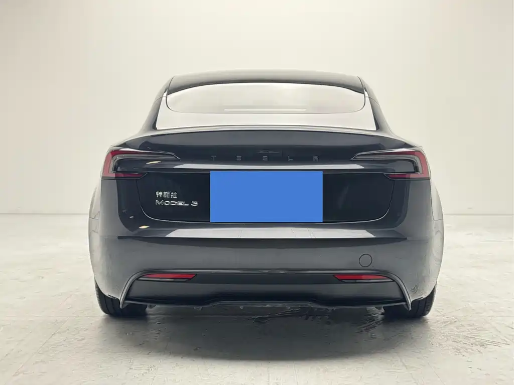 Tesla Model 3 — миниатюра 3