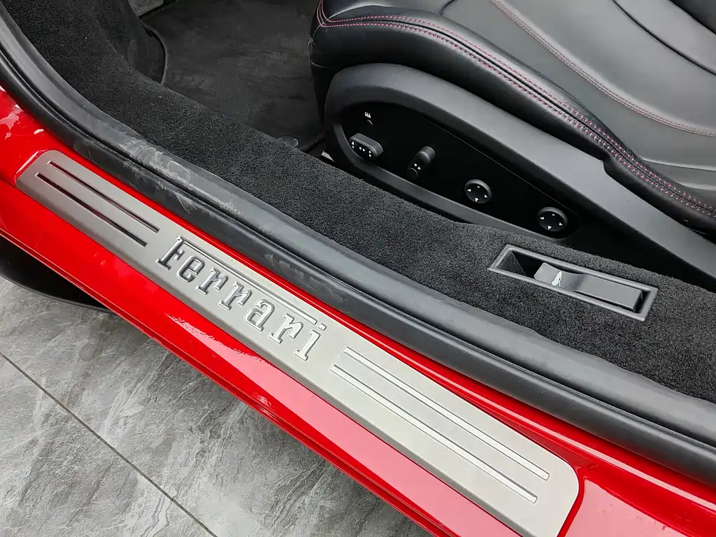 Ferrari F8 — миниатюра 12