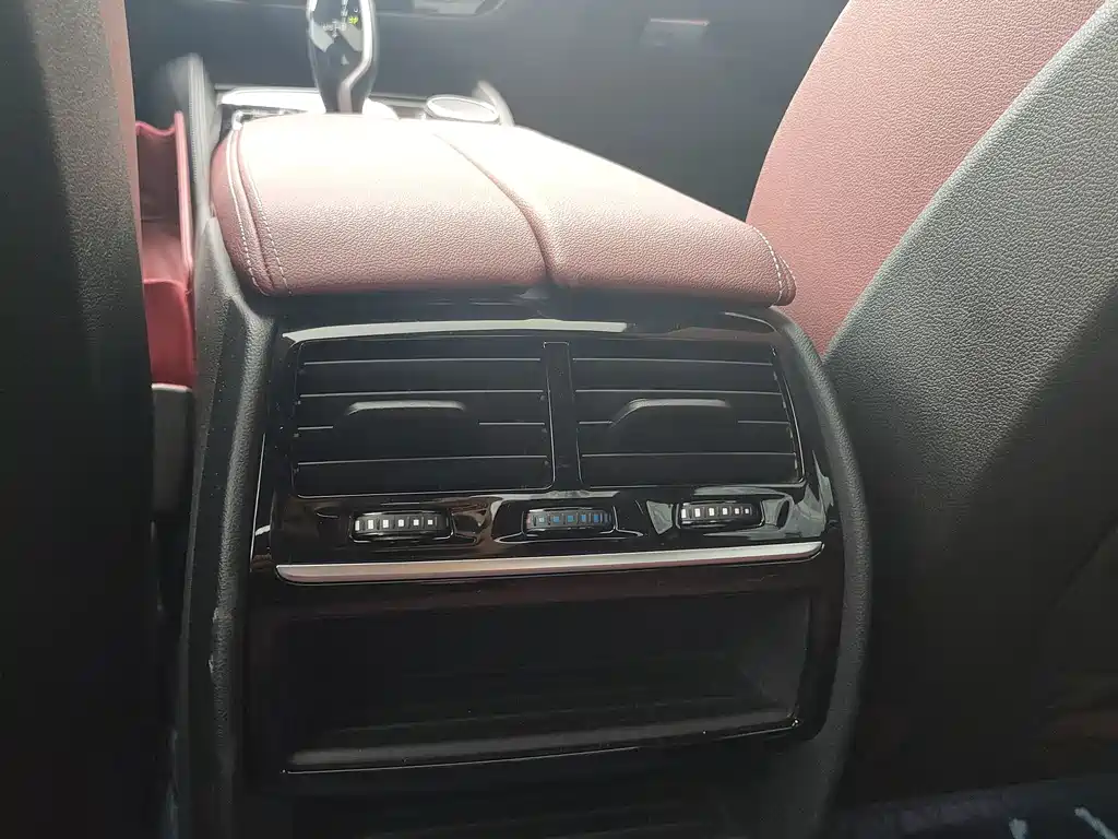 BMW 5 Series — миниатюра 14