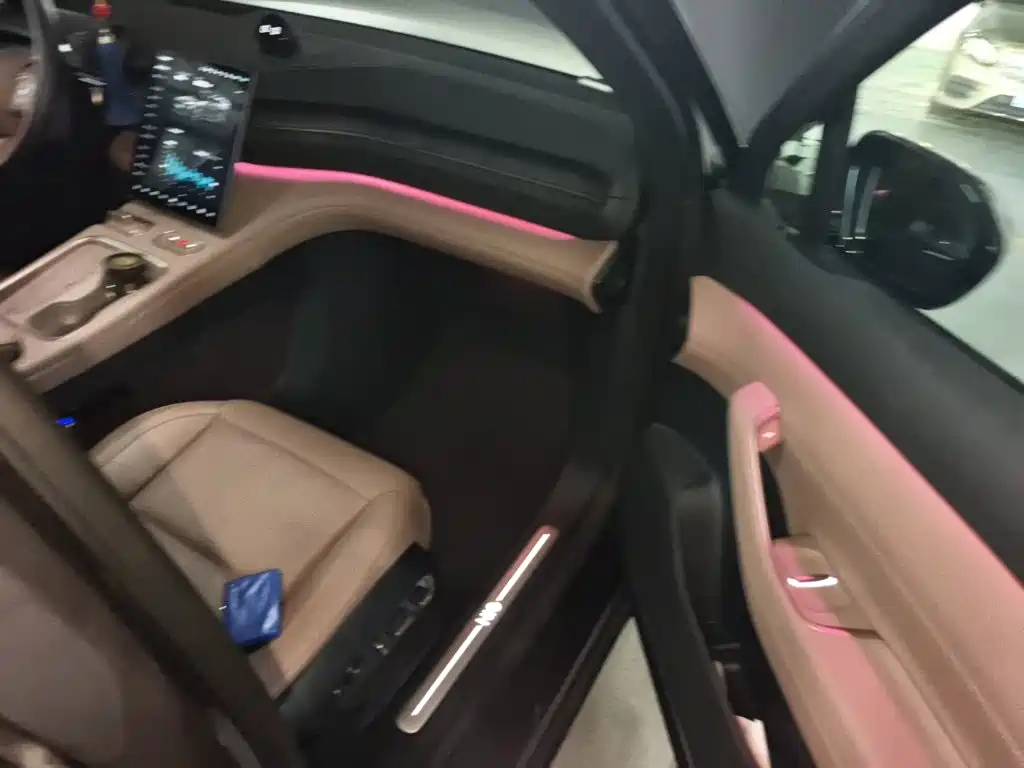 NIO ES6 — миниатюра 18