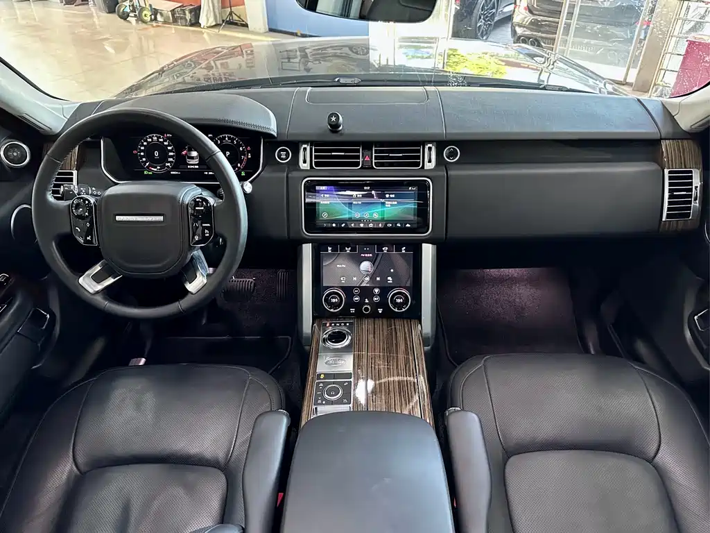 Land Rover Range Rover — миниатюра 5