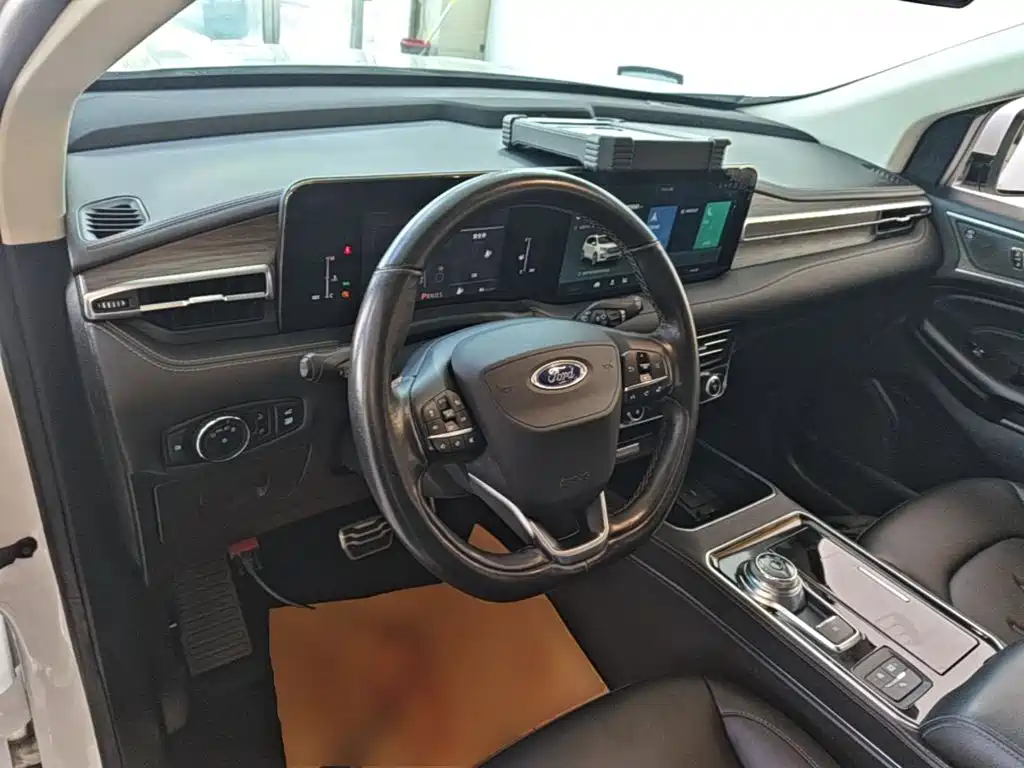 Ford Edge — миниатюра 10