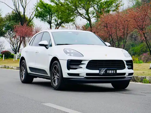 PORSCHE MACAN 2021