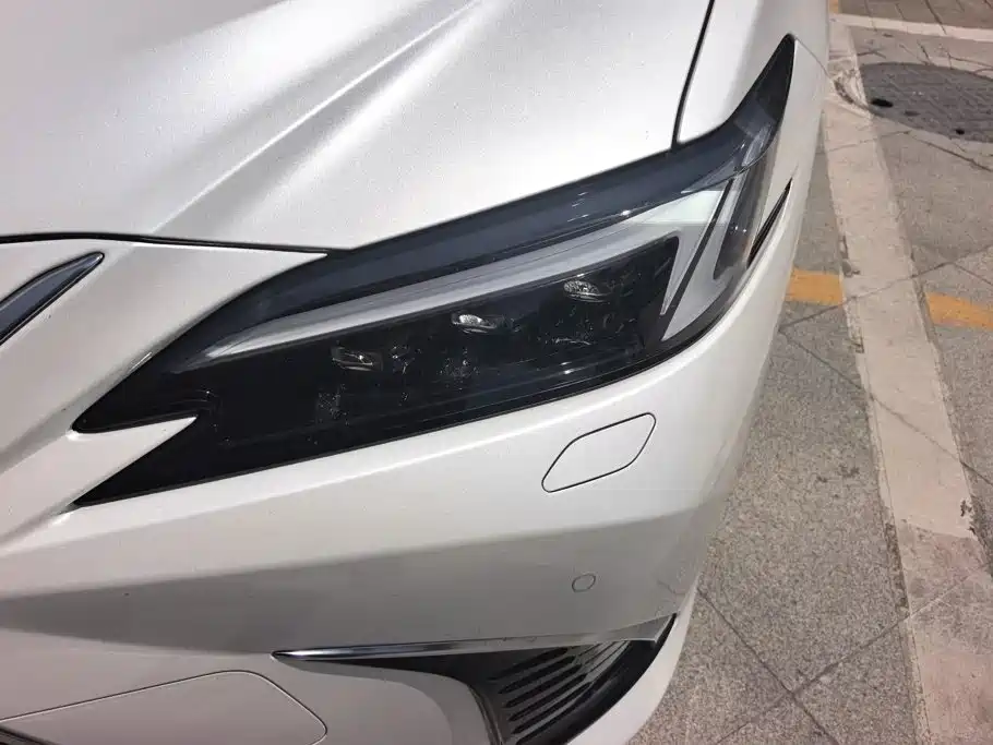 Lexus ES 2025 200 Premium