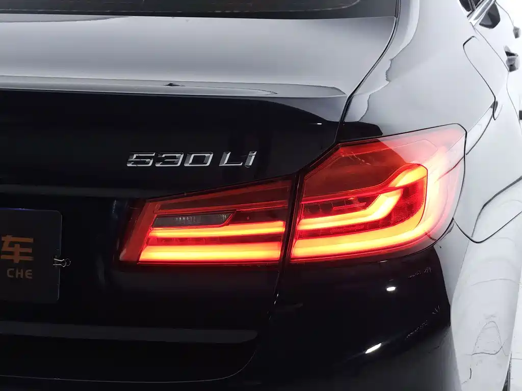 BMW 5 Series — миниатюра 27