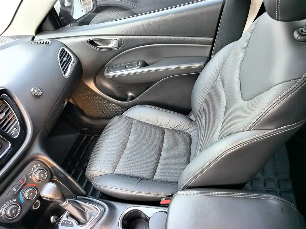 Fiat Viaggio 2012 1.4T AT