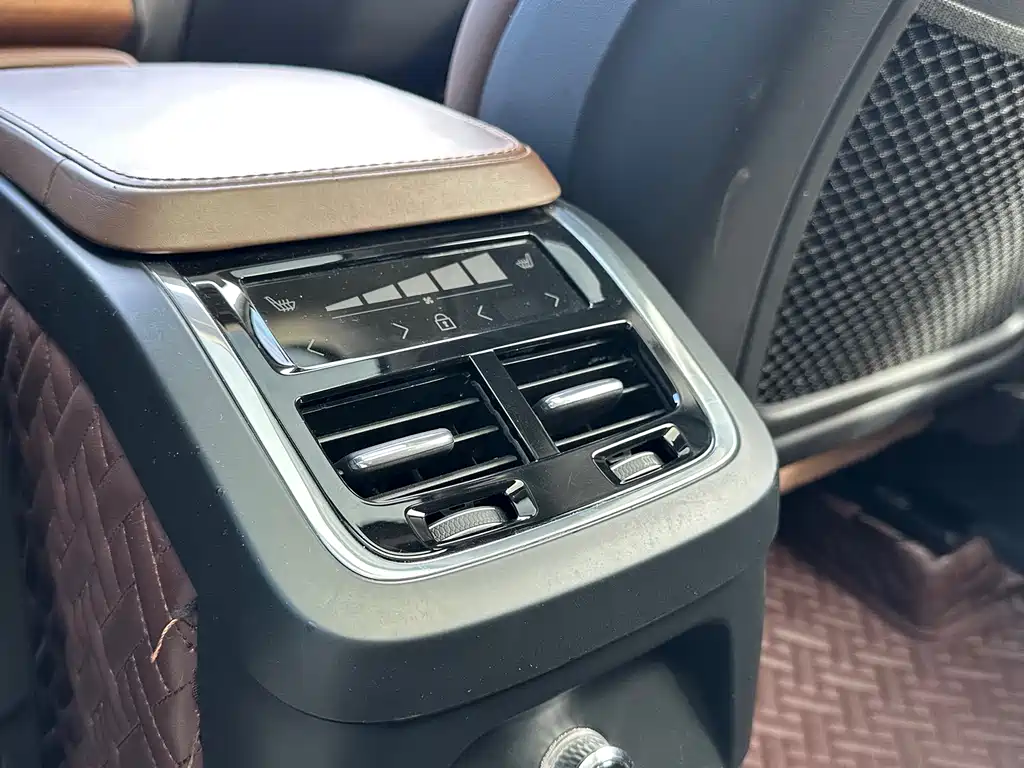 VOLVO XC90 PLUG IN HYBRID