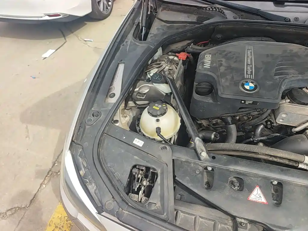 BMW 5 Series — миниатюра 19