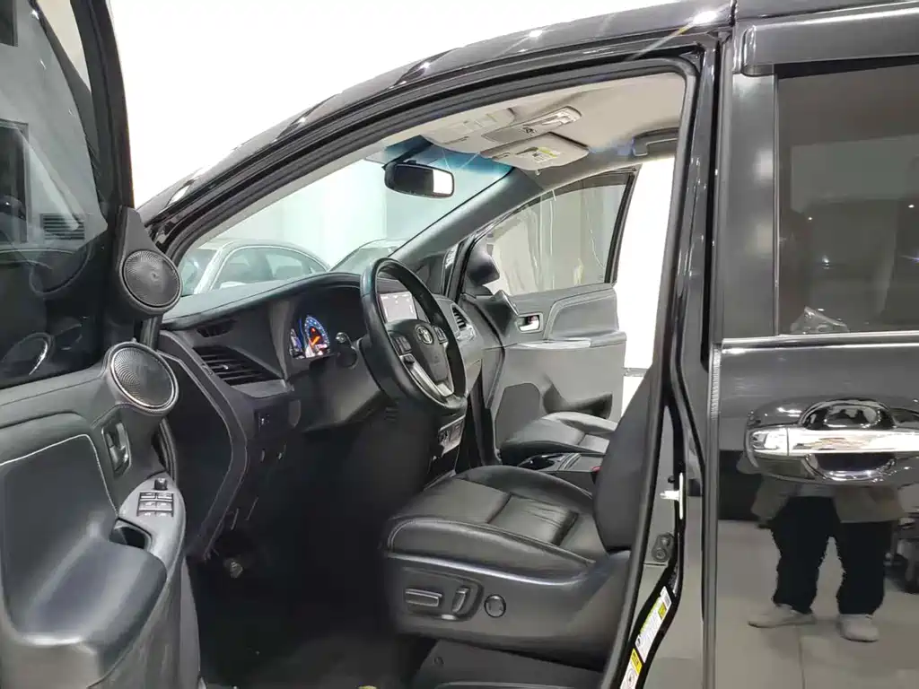 Toyota Sienna 2015 3.5L LE