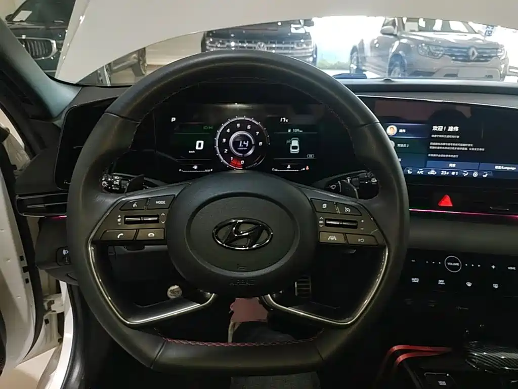 Hyundai Elantra — миниатюра 11