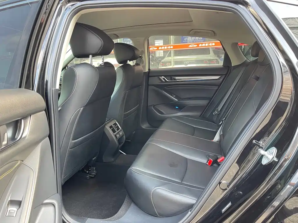 Honda Accord — миниатюра 7