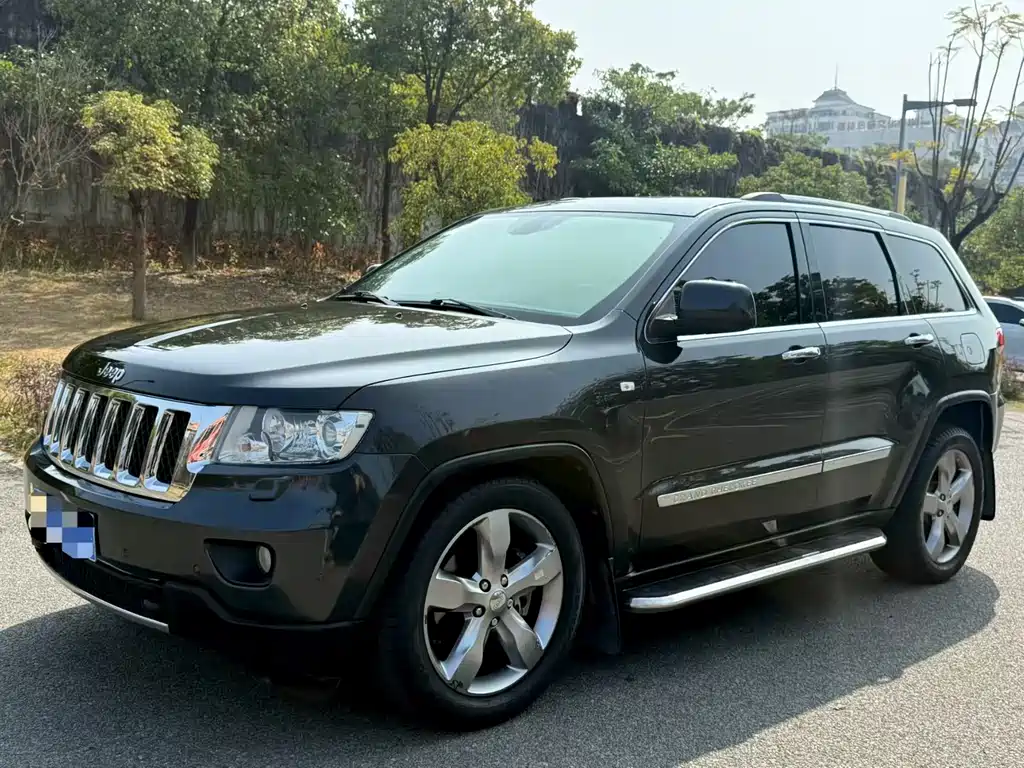 Jeep Grand Cherokee (Import) 2011
