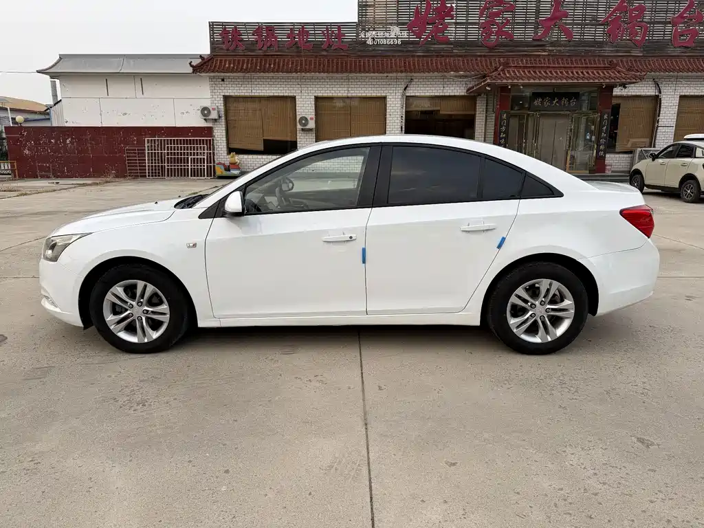 Chevrolet Cruze 2015 1.5L SE MT