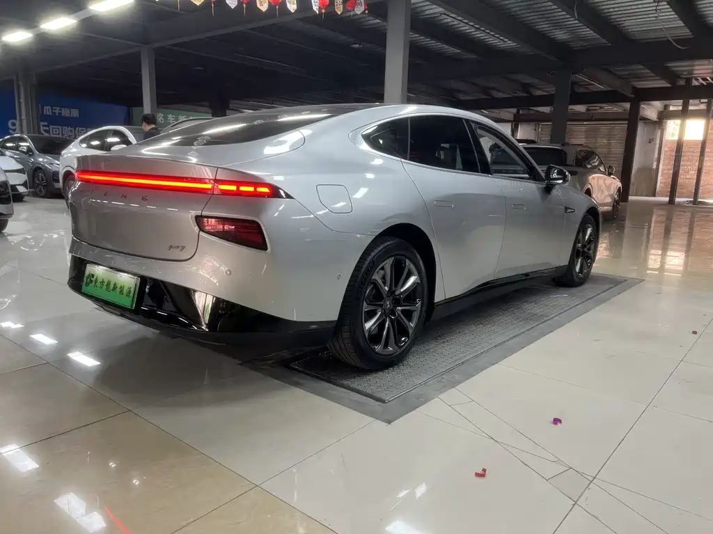 XPeng P7 — миниатюра 5
