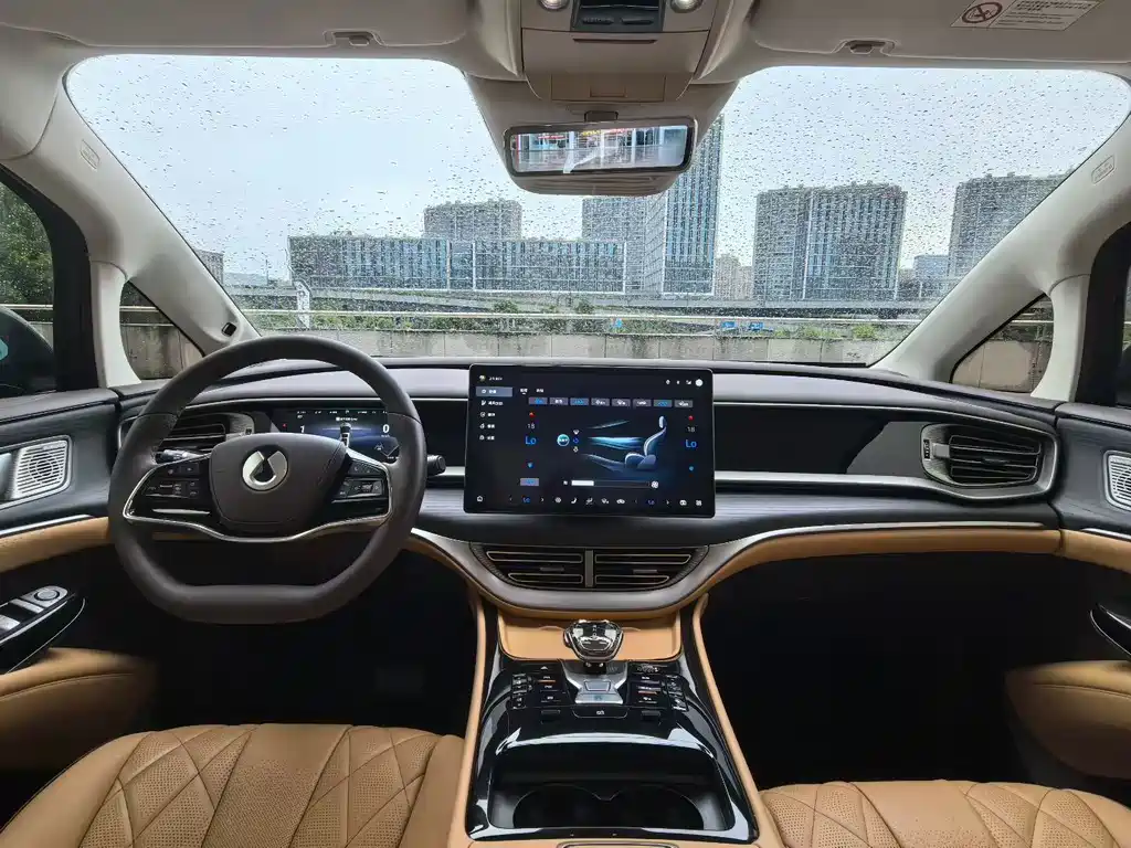 Denza D9 2024 EV 600 Flagship