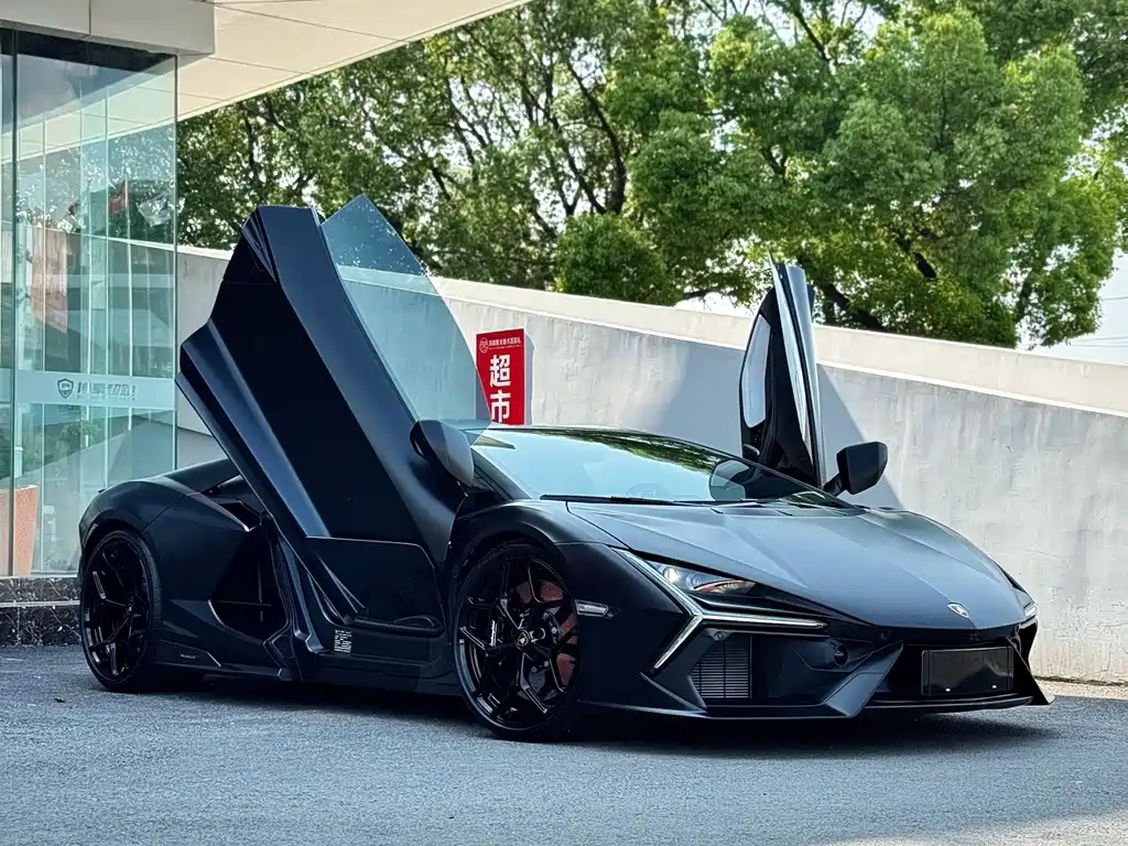 Lamborghini Revuelto 2023 6.5L PHEV Standard