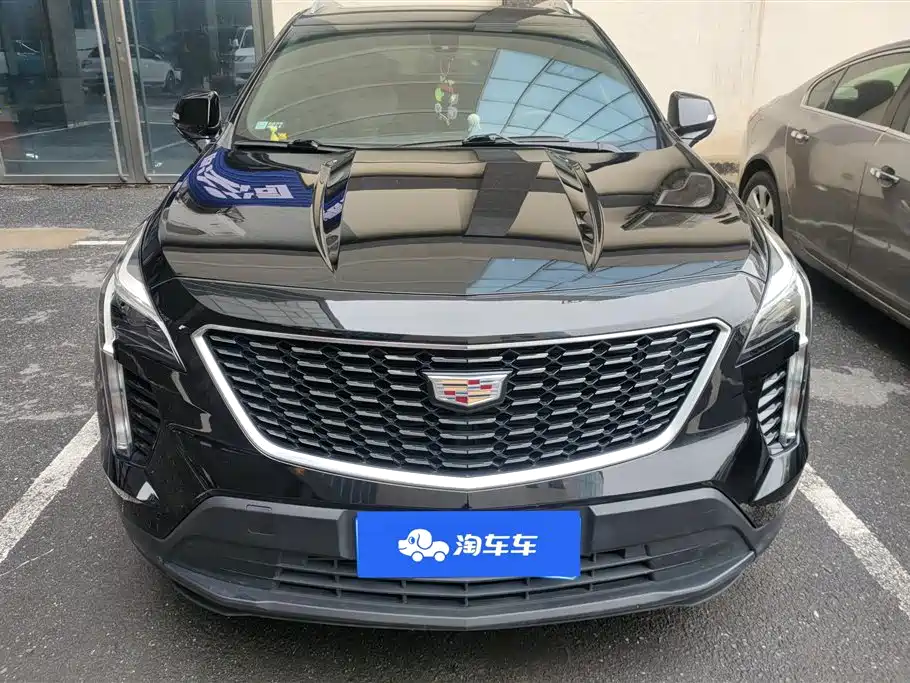 CADILLAC XT4