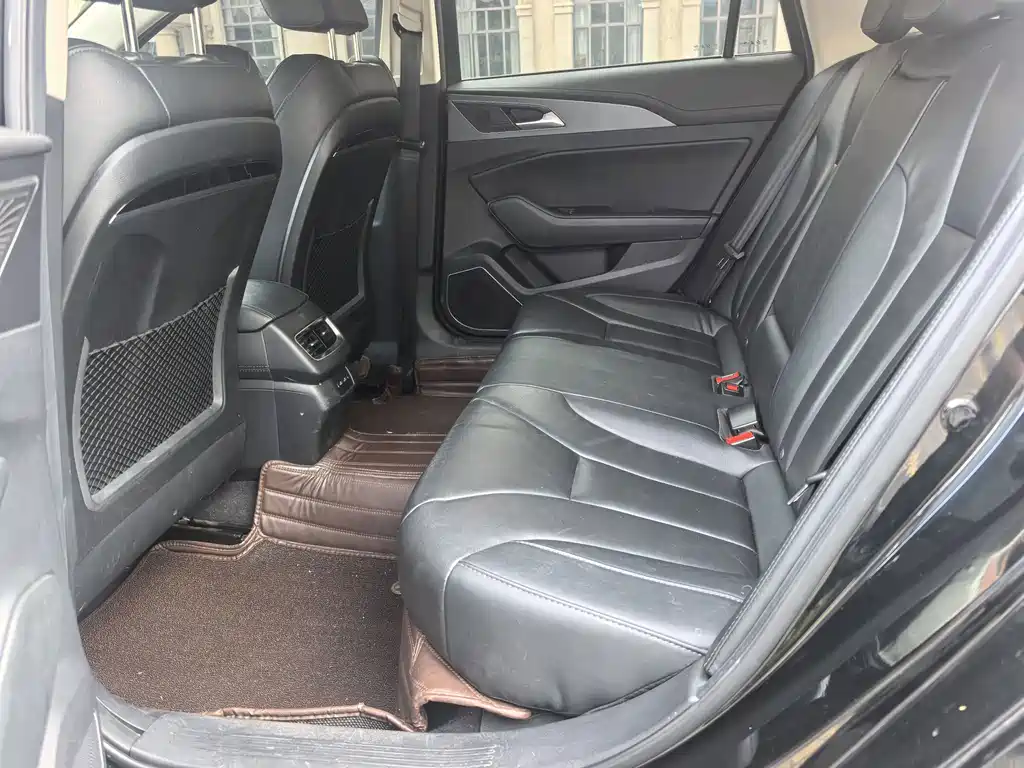 Hongqi Hongqi H5 — миниатюра 11