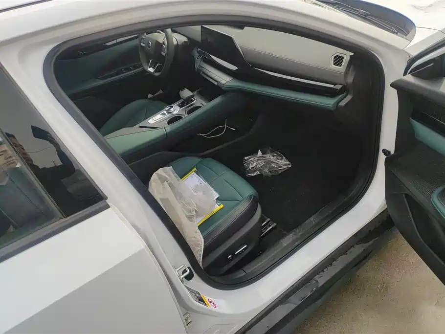 CHANGAN UNI V SMART IDD