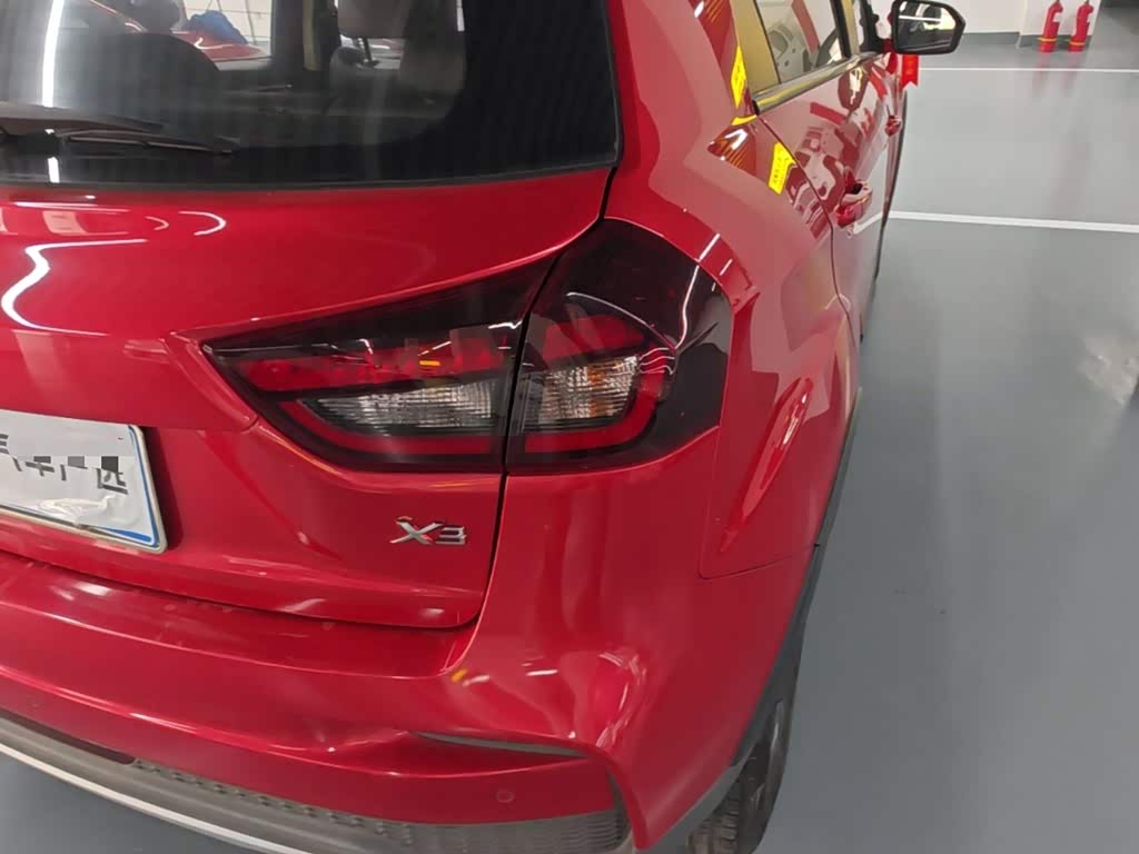 Geely Vision X3 1.5 л 2021 г. красный/фиолетовый, пробег 18600 км