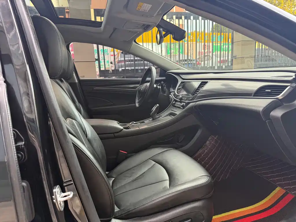 Buick LaCrosse — миниатюра 10