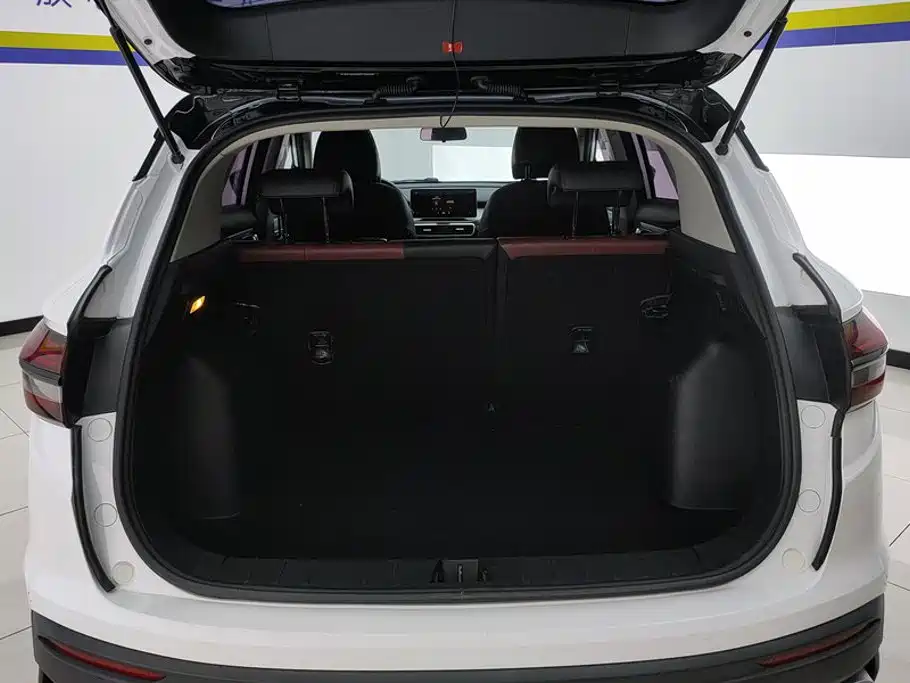Geely Binyue — миниатюра 4