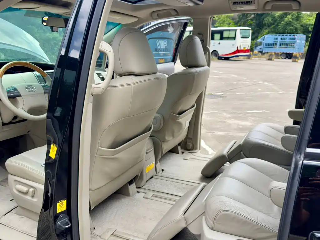 Toyota Previa — миниатюра 5
