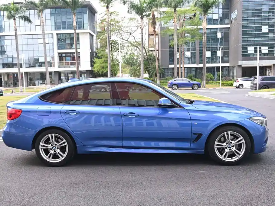 BMW 3 Series GT 3 GT 2017 330i xDrive M Sport