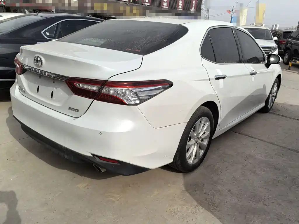 TOYOTA CAMRY