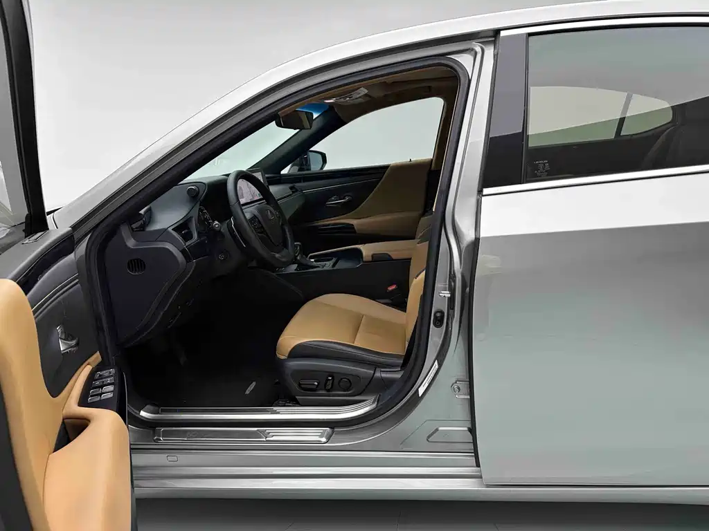 Lexus ES — миниатюра 4